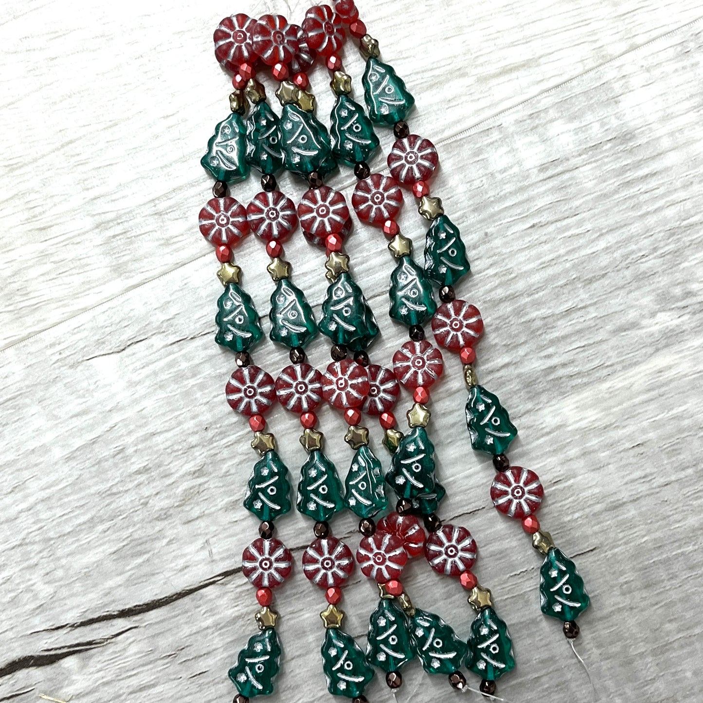 Czech Table Cut Christmas Cheer Mix, 6" Strand