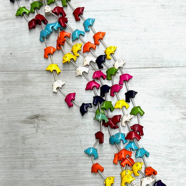 Magnesite Dolphins, 15x20mm, 16" Strand