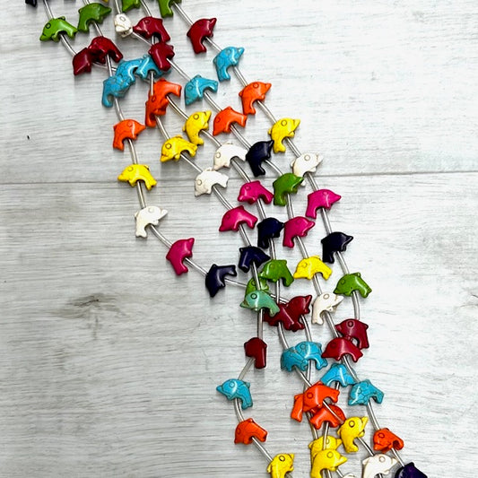 Magnesite Dolphins, 15x20mm, 16" Strand